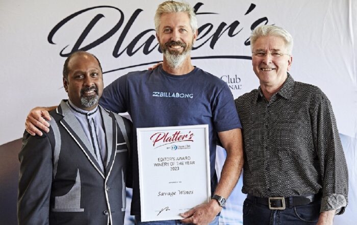Platters-2023-Editors-Award-Winery-of-the-Year-goes-to-Savage-Wines-L-R-Esh-Naidoo-Diners-Club-Duncan-Savage-Philip-van-Zyl-Platters-MD-editor